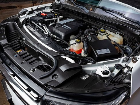 Used 2021 Chevrolet Tahoe RST w/ Luxury Package image 39