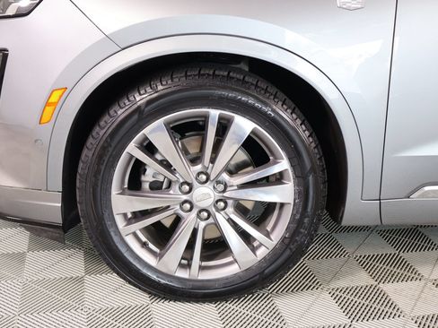 Used 2024 Cadillac XT6 Premium Luxury w/ Technology Package FWD image 19