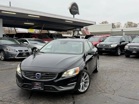 Used 2016 Volvo S60 T5 Inscription Platinum image 1