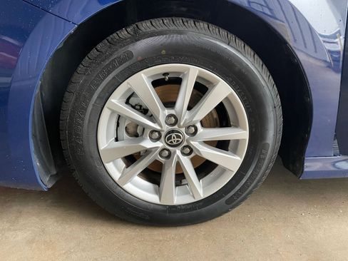 Used 2025 Toyota Camry LE image 29