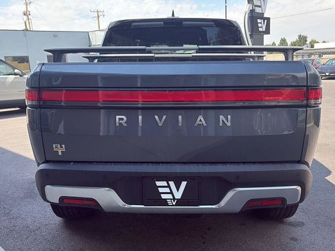 Used 2022 Rivian R1T Adventure AWD/4WD image 7