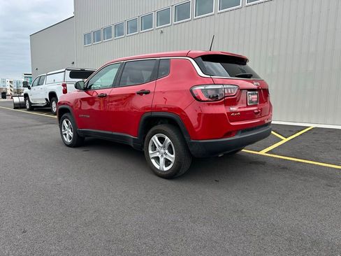 Used 2023 Jeep Compass Sport image 5