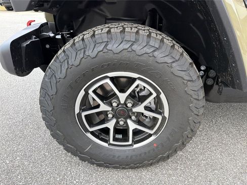 New 2026 Jeep Wrangler Unlimited Rubicon AWD/4WD image 8