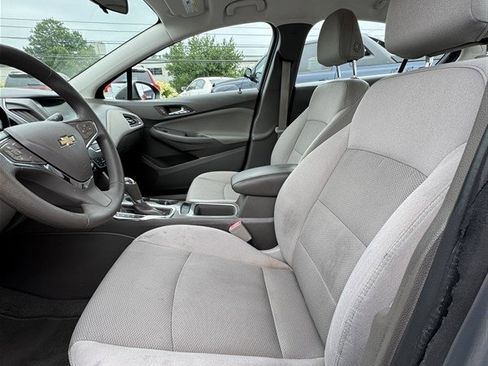 Used 2017 Chevrolet Cruze LT w/ Convenience Package image 10