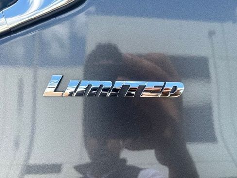 Used 2024 Toyota Tundra Limited w/ Power Package AWD/4WD image 5
