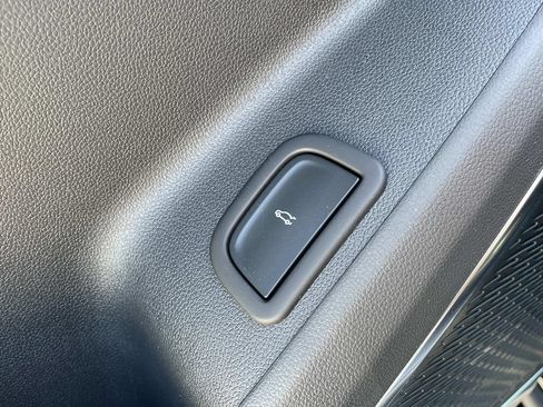 New 2026 Chevrolet Traverse RS FWD image 19