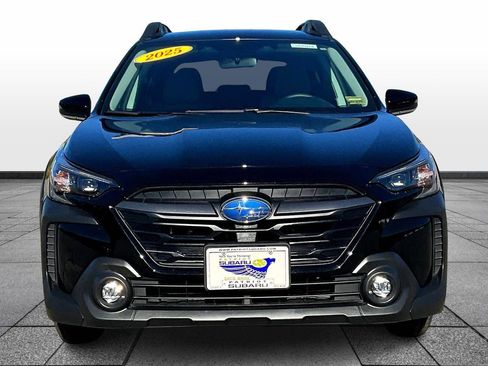Used 2025 Subaru Outback Premium image 3