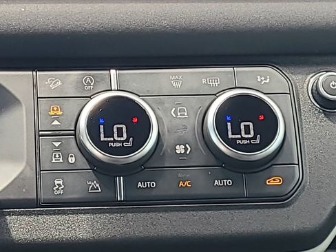 Used 2023 Land Rover Defender 110 X-Dynamic SE AWD/4WD image 20