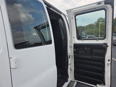 Used 2024 GMC Savana 2500 w/ Driver Convenience Package image 23