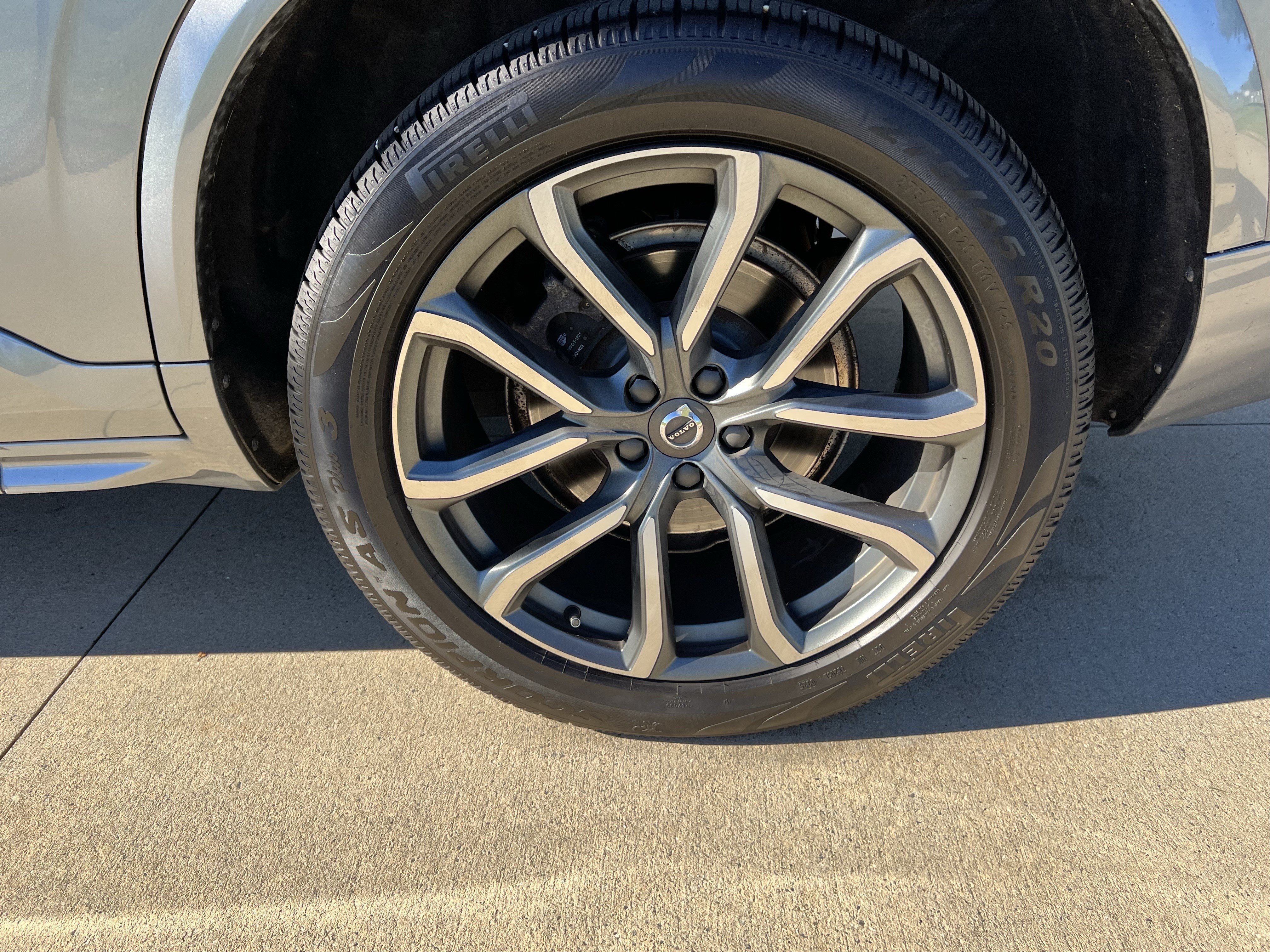 Used 2016 Volvo XC90 T6 Momentum w/ Momentum Plus Package AWD/4WD image 13