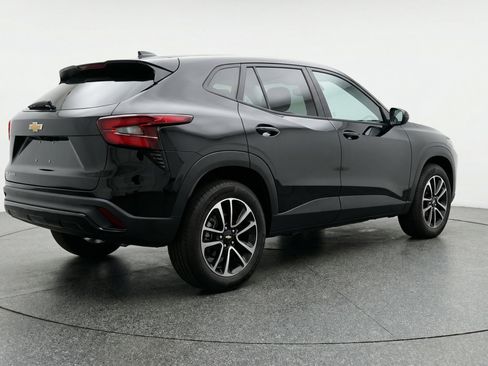 Used 2025 Chevrolet TrailBlazer LT image 9