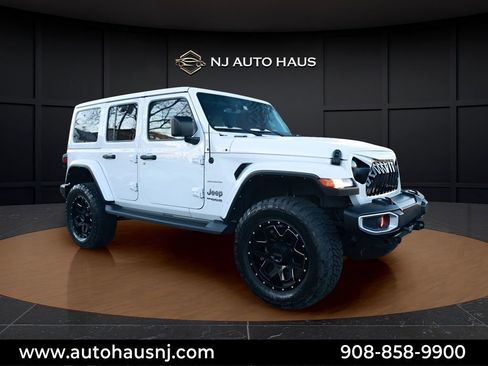 Used 2022 Jeep Wrangler Unlimited Sahara AWD/4WD image 1