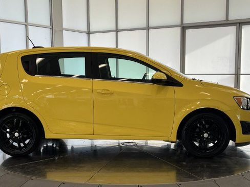 Used 2015 Chevrolet Sonic LT w/ LT Promotional Package FWD image 8