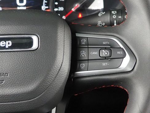 Used 2025 Jeep Compass Trailhawk AWD/4WD image 22