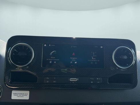 Used 2021 Mercedes-Benz Sprinter 2500 image 20