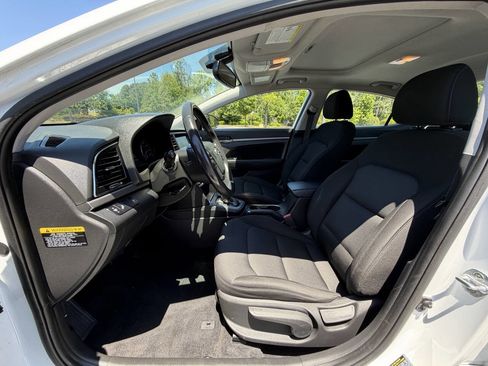 Used 2018 Hyundai Elantra Value Edition FWD image 9