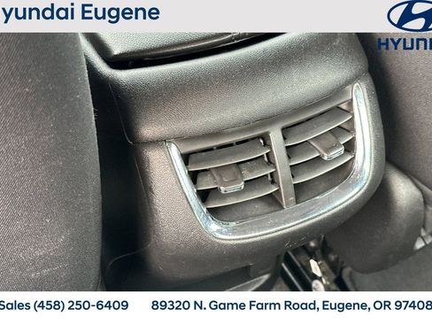 Used 2020 Chevrolet Malibu LT image 16