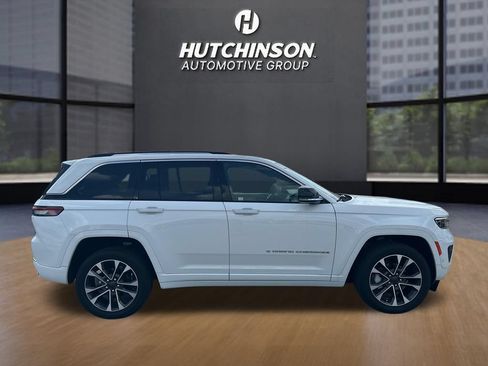 Used 2023 Jeep Grand Cherokee Overland w/ Luxury Tech Group IV RWD image 8