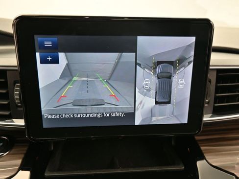 Used 2022 Ford Explorer Limited w/ Equipment Group 301A image 17