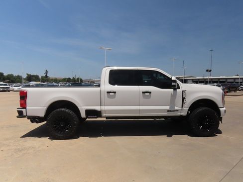 Used 2023 Ford F350 Lariat w/ Lariat Ultimate Package AWD/4WD image 10