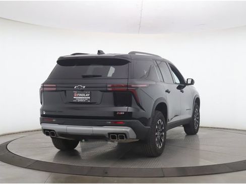 Used 2025 Chevrolet Traverse Z71 w/ LPO, Floor Liner Package AWD/4WD image 7