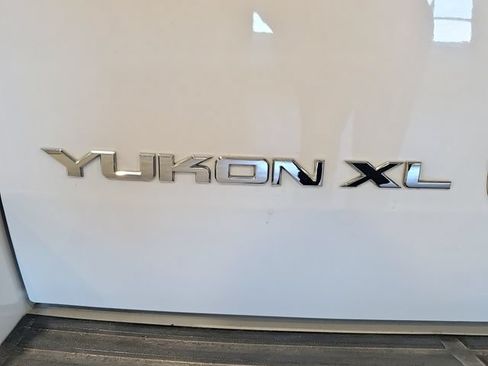Used 2014 GMC Yukon XL SLT AWD/4WD image 27