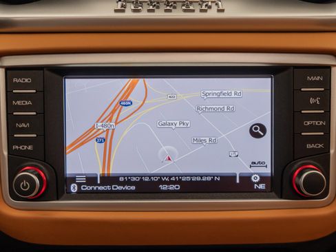 Used 2015 Ferrari California T image 17