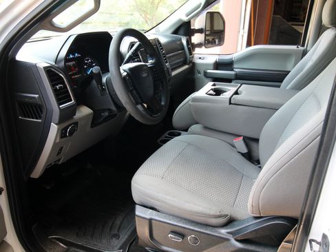 Used 2017 Ford F350 XLT w/ XLT Value Package AWD/4WD image 19