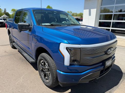 Used 2022 Ford F150 Lightning XLT AWD/4WD image 2
