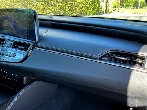 Used 2022 Lexus ES 350 w/ Premium Package FWD image 18