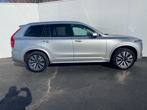 Used 2020 Volvo XC90 T5 Momentum w/ Protection Package Premier image 3