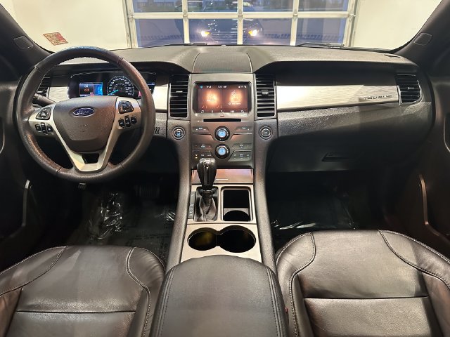 Used 2018 Ford Taurus SEL w/ Equipment Group 201A AWD/4WD image 9