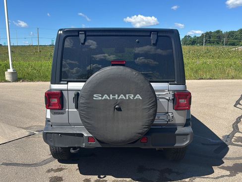 Used 2020 Jeep Wrangler Unlimited Sahara AWD/4WD image 4