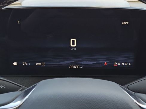 Used 2025 Chevrolet Traverse LT AWD/4WD image 19