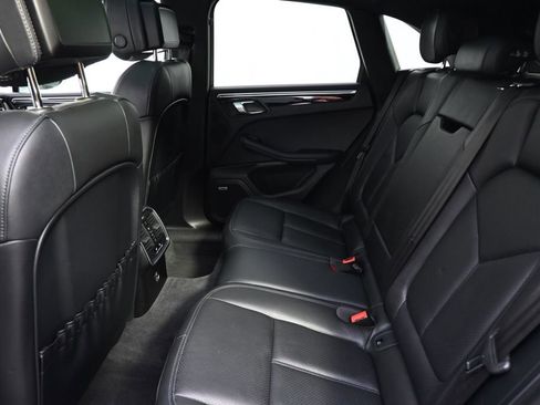 Used 2022 Porsche Macan AWD/4WD image 21