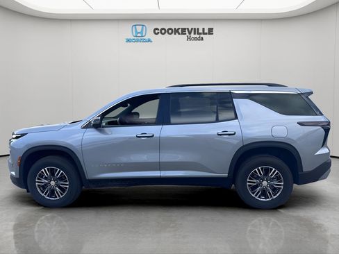 Used 2025 Chevrolet Traverse LT w/ Driver Confidence Package FWD image 9