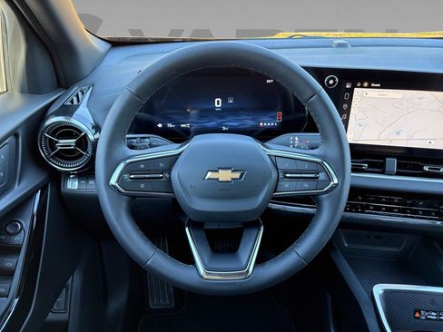 New 2026 Chevrolet Equinox LT image 12