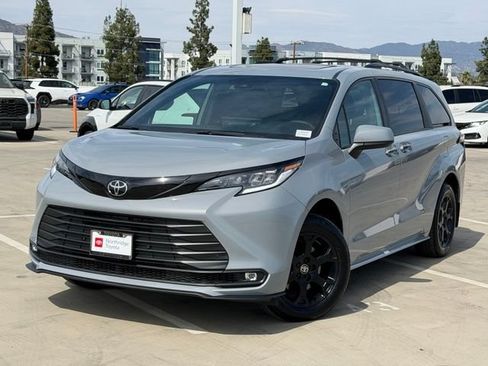 Certified 2026 Toyota Sienna XLE Woodland Edition AWD/4WD image 3