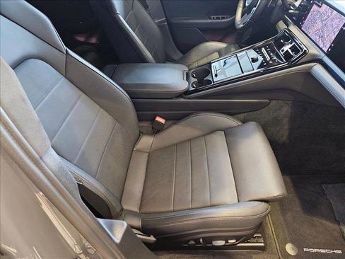 Used 2025 Porsche Panamera 4 image 22