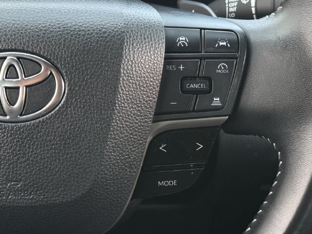 Used 2025 Toyota Camry SE w/ Convenience Package FWD image 16