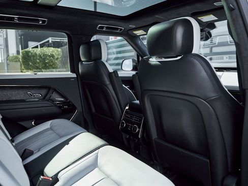 Used 2025 Land Rover Range Rover Sport Autobiography image 32