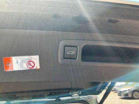 Used 2025 Toyota Highlander LE FWD image 20
