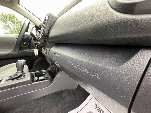 Used 2022 Toyota Tacoma SR w/ SR Convenience Package RWD image 26