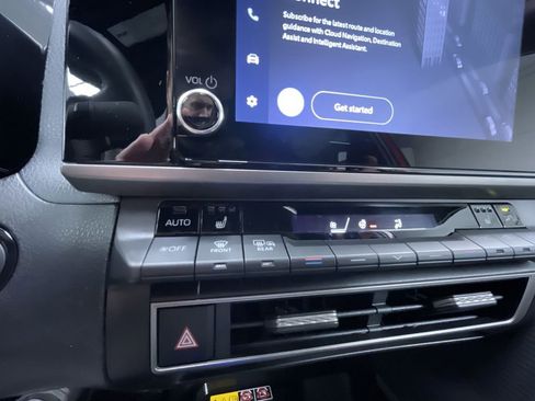 Certified 2025 Toyota Camry SE image 10