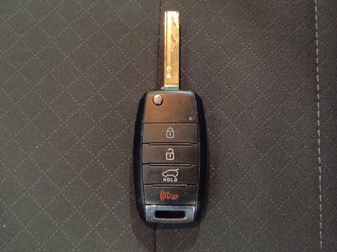 Used 2020 Kia Sorento LX FWD image 32