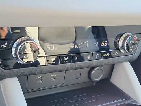 New 2026 Mitsubishi Outlander SE FWD image 32