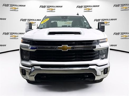 Used 2025 Chevrolet Silverado 2500 LT w/ Convenience Package image 2