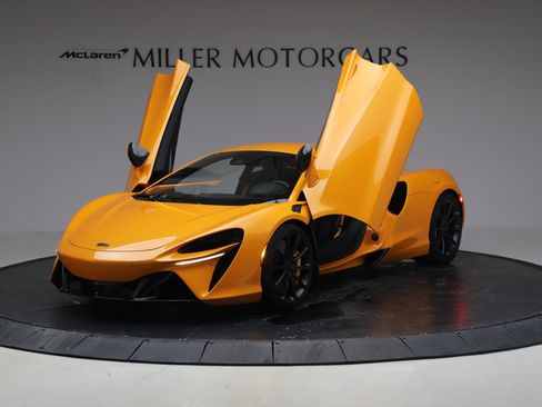 New 2026 McLaren Artura RWD image 13