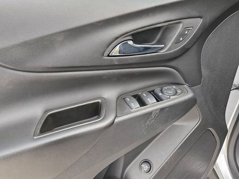 Used 2022 Chevrolet Equinox LT image 23