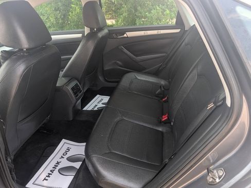 Used 2013 Volkswagen Passat 2.5 SE FWD image 4
